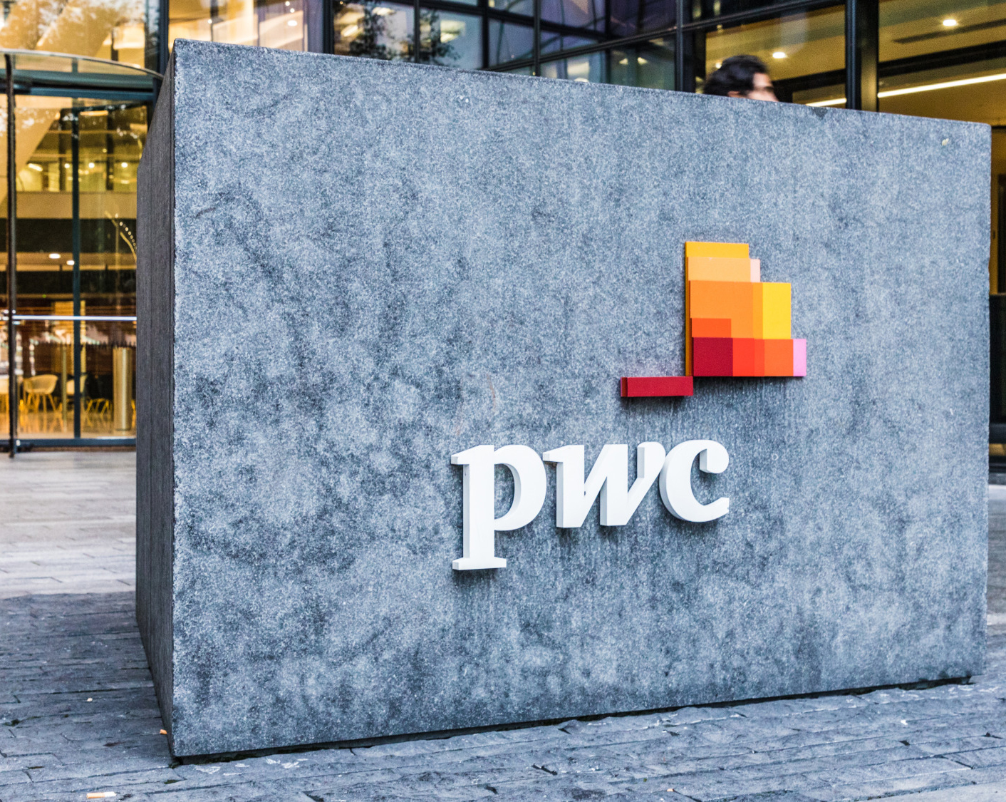 هک توییتر شرکت PwC برای کاربرانش دردسر درست کرد